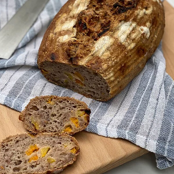 Pão rústico de nozes e damasco com fermentação natural - 500g