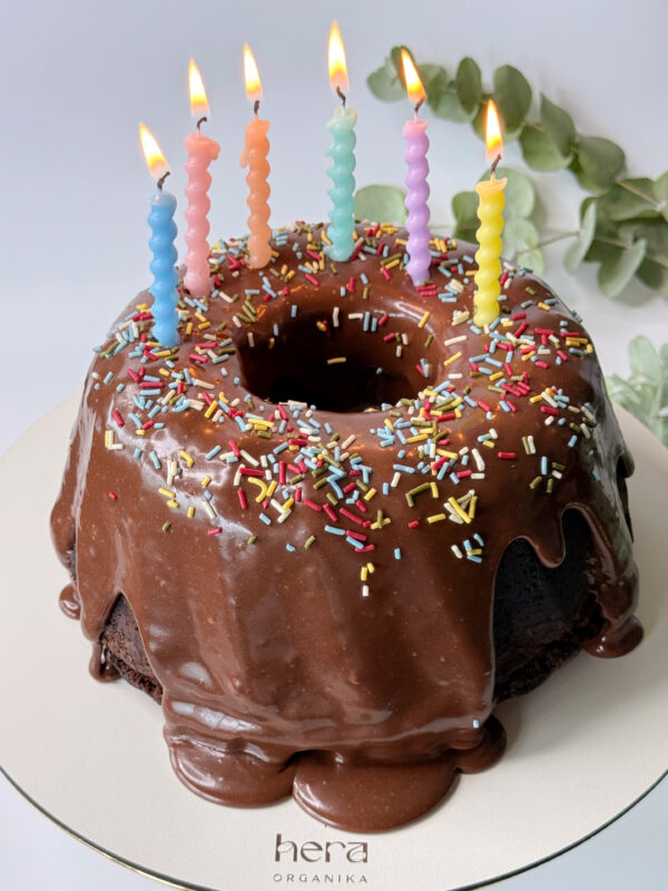 Bolo de chocolate com brigadeiro